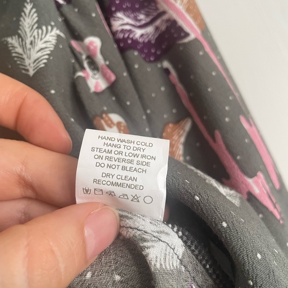 Bel Kazan Ophelia Long Sleeve Gray Floral Top. Made In Bali. New With Tags. - Picture 3 of 9